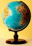 Глобус 3D-пазл с политической картой мира фото