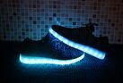 Светящиеся кроссовки синие, текстиль фото